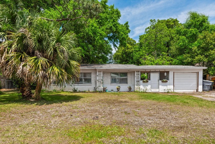 Perfect investor/rehab opportunity in Elliott Point. Charming - Beach Home for sale in Fort Walton Beach, Florida on Beachhouse.com
