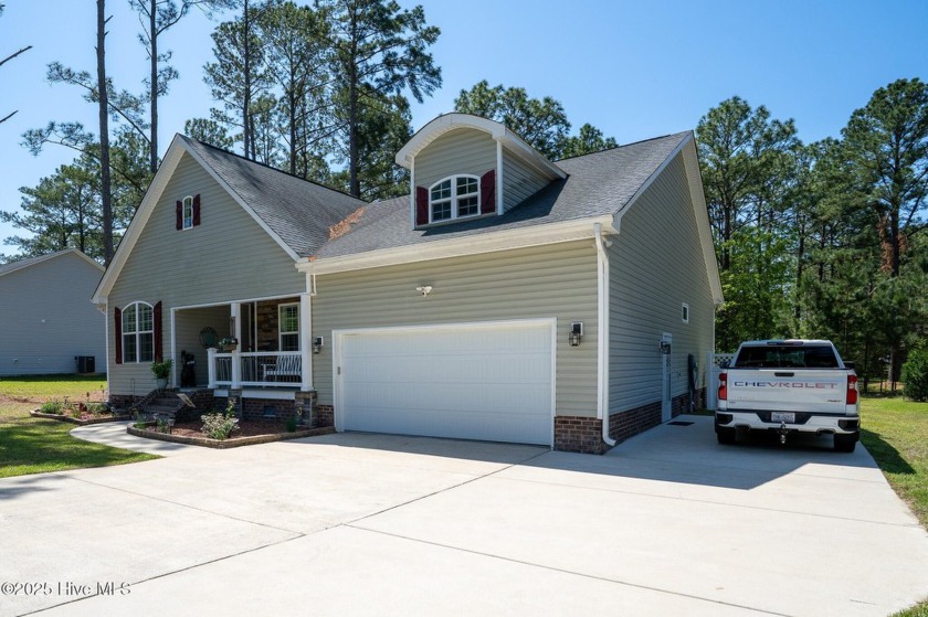 Enjoy all of the amenities Fairfield Harbour has to offer. This - Beach Home for sale in New Bern, North Carolina on Beachhouse.com