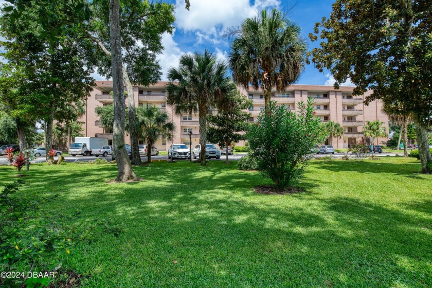 Beautifully updated and meticulously kept unit. Large screened - Beach Condo for sale in Ormond Beach, Florida on Beachhouse.com