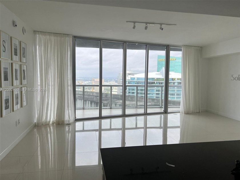 OWNER WILL ENJOY THE MIAMI LIFE FROM THIS SPACIOUS APARTMENT - Beach Condo for sale in Miami, Florida on Beachhouse.com