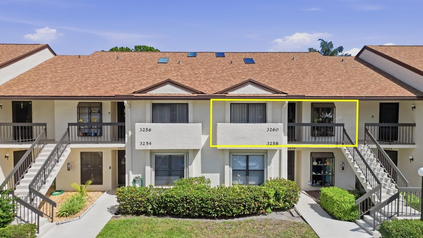 Welcome to the desirable 55+ community of Park Pointe in - Beach Condo for sale in Greenacres, Florida on Beachhouse.com