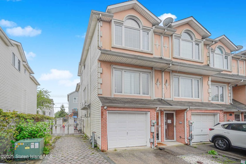 Beautiful 3-Bedroom, 3-Story Single-Family Home with Beach Views - Beach Home for sale in Staten Island, New York on Beachhouse.com
