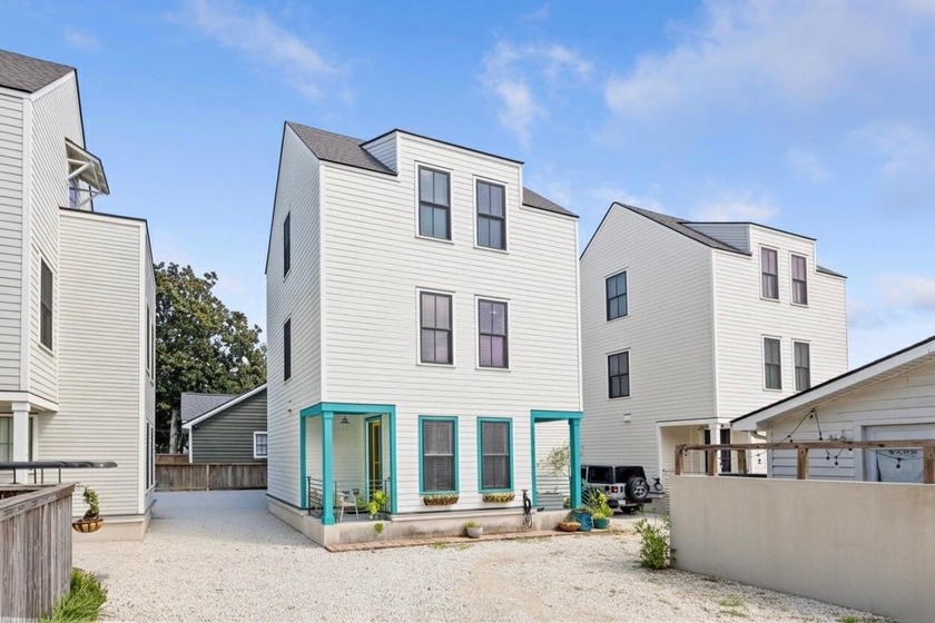 This stunning 2018 custom-style home offers modern luxury in one - Beach Home for sale in Charleston, South Carolina on Beachhouse.com