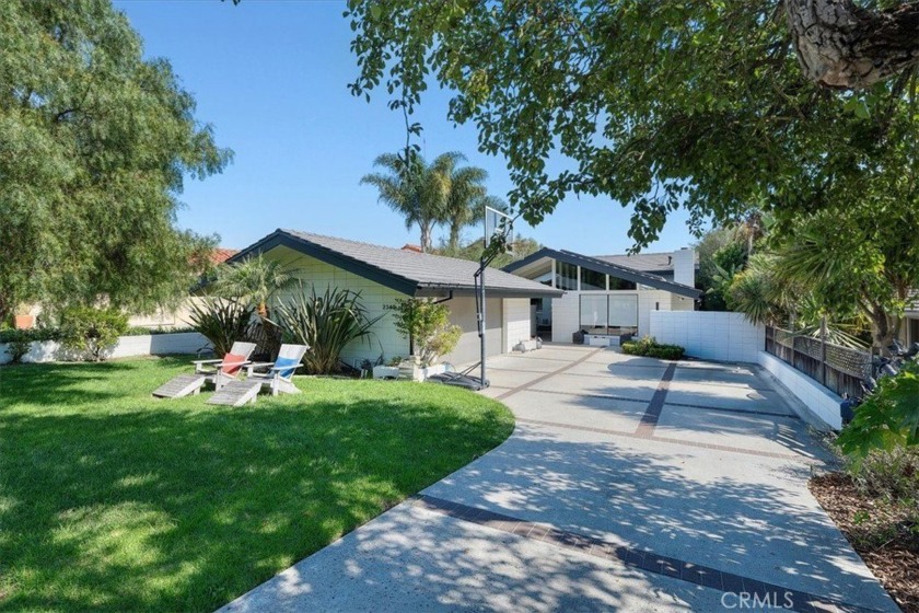 This home is the epitome of classic mid-century modern design - Beach Home for sale in Palos Verdes Estates, California on Beachhouse.com