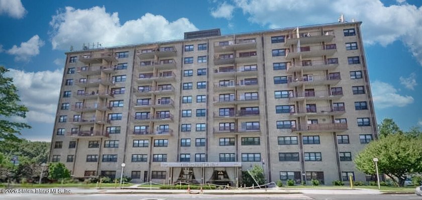 Welcome to The Fountains, a luxury high rise offering 24-hour - Beach Apartment for sale in Staten Island, New York on Beachhouse.com