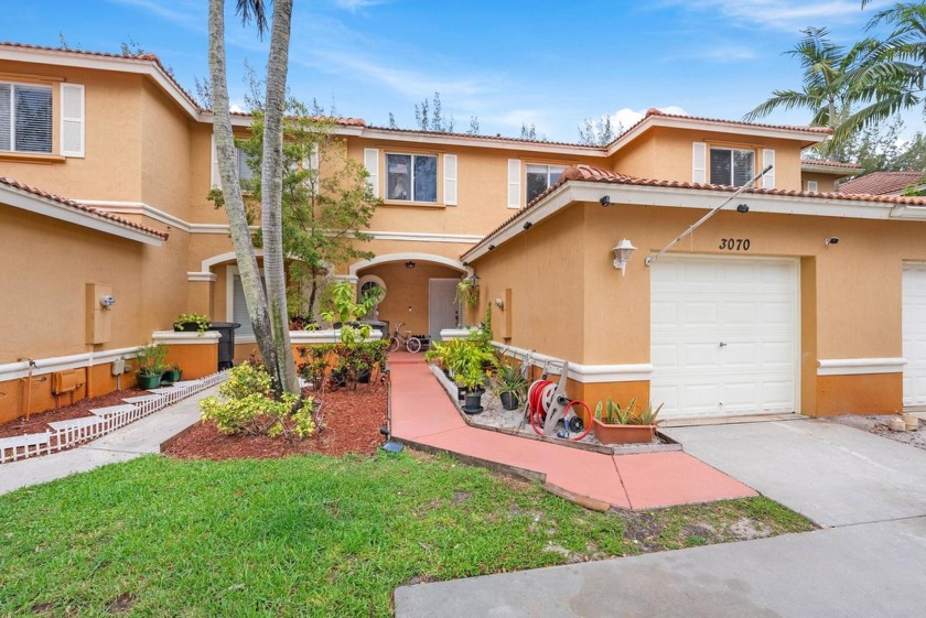 Beautiful Townhome in Briar Bay!This 3Bd/2.5Ba townhome features - Beach Townhome/Townhouse for sale in West Palm Beach, Florida on Beachhouse.com