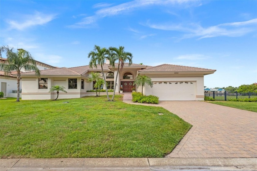 This meticulously maintained property offers 100 feet of prime - Beach Home for sale in St. Petersburg, Florida on Beachhouse.com