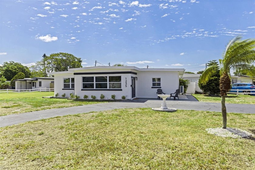 Your dream home just hit the market! This fully renovated and - Beach Home for sale in St. Petersburg, Florida on Beachhouse.com