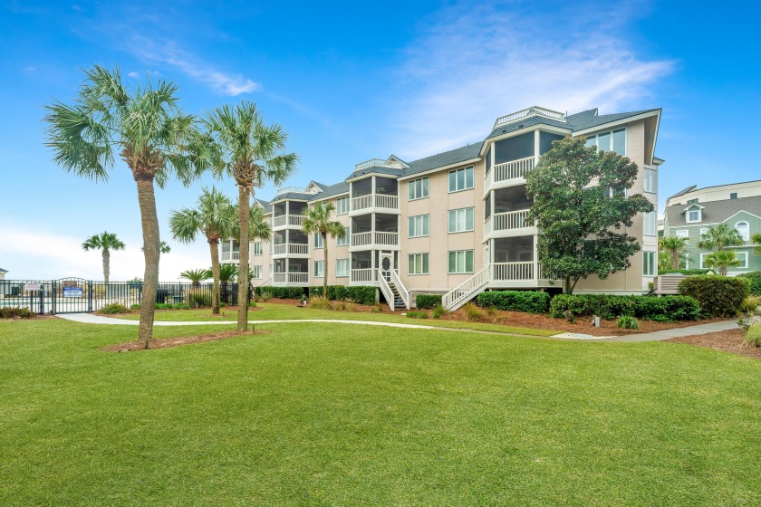 This enchanting two-bedroom, two-bathroom condo promises a - Beach Home for sale in Isle of Palms, South Carolina on Beachhouse.com