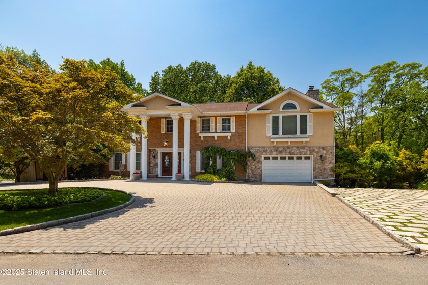 Welcome to the prestigious neighborhood of Shore Acres. This - Beach Home for sale in Staten Island, New York on Beachhouse.com