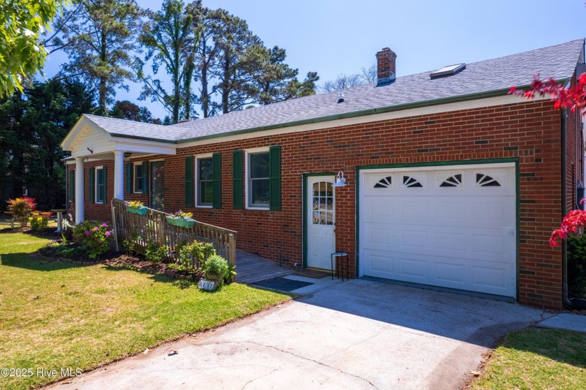 150 feet of spectacular sound front views with single level - Beach Home for sale in Jarvisburg, North Carolina on Beachhouse.com