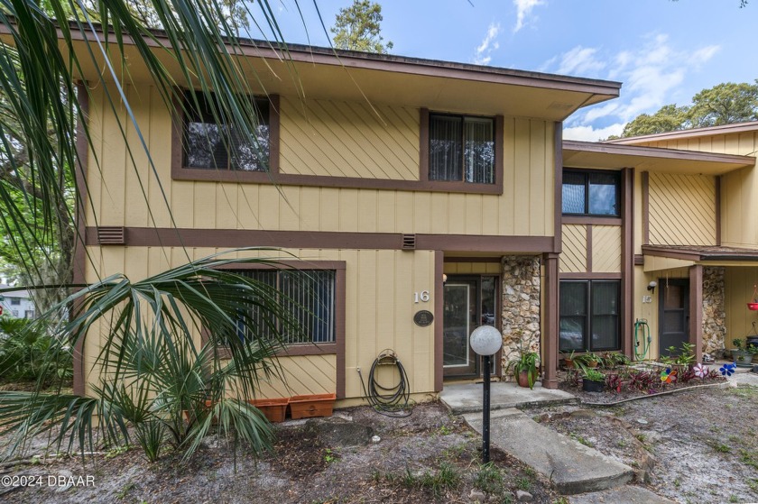 BACK ON Market Beautiful quiet community. Beautiful 2 story - Beach Townhome/Townhouse for sale in Ormond Beach, Florida on Beachhouse.com