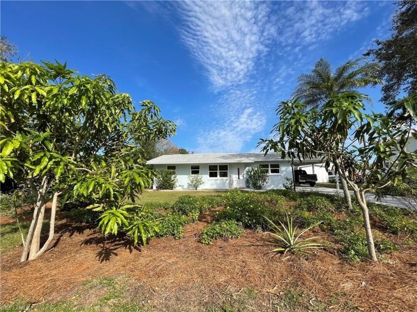 This charming ranch style home is ready for you to move in! - Beach Home for sale in Estero, Florida on Beachhouse.com