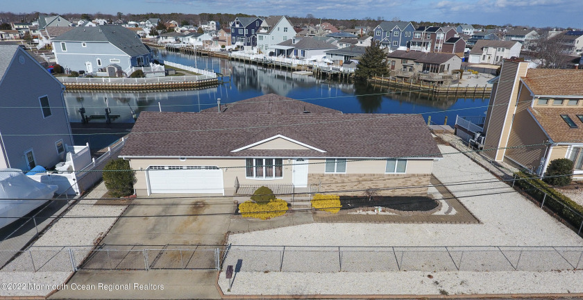 Rare 100 feet on the Wide-Open, Deep-Water Lagoon Meticulously - Beach Home for sale in Toms River, New Jersey on Beachhouse.com