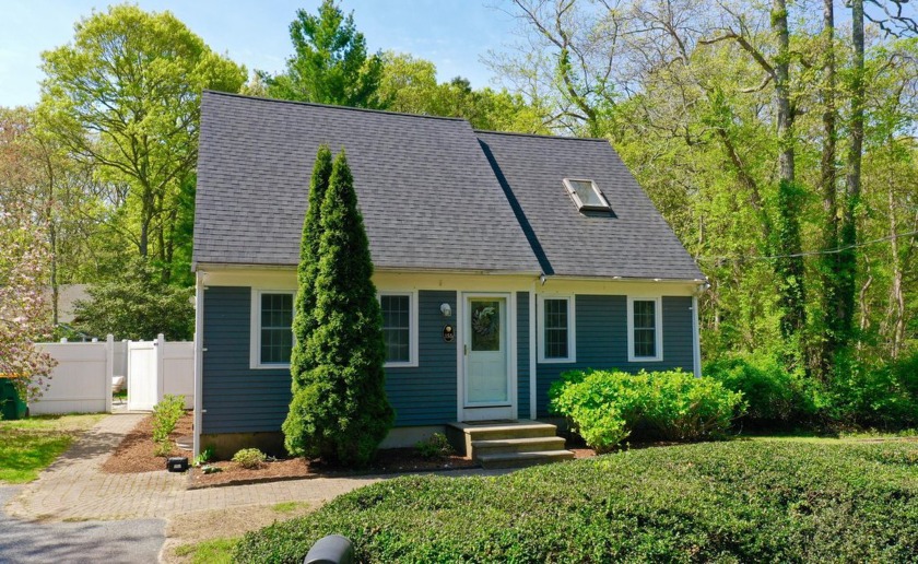 Charming Captains Cape~perfectly located close to all area - Beach Home for sale in Centerville, Massachusetts on Beachhouse.com