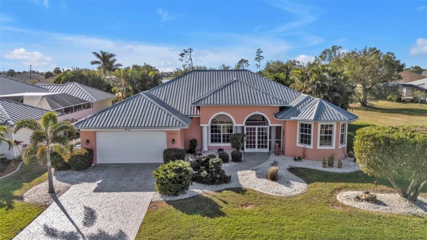 Beautiful 3 bed, 2 bath, 2 car garage , solar heated SALTWATER - Beach Home for sale in Punta Gorda, Florida on Beachhouse.com