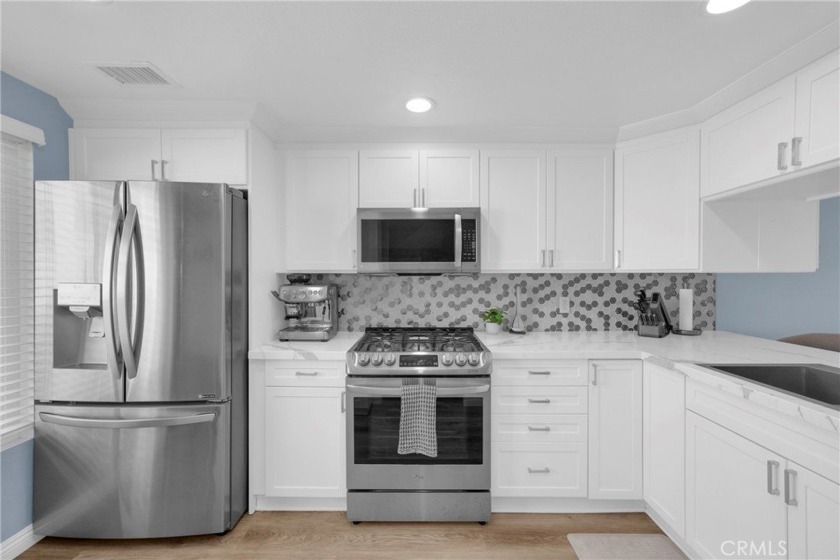 Welcome to 290 Victoria Street - a beautifully updated 2-bedroom - Beach Condo for sale in Costa Mesa, California on Beachhouse.com