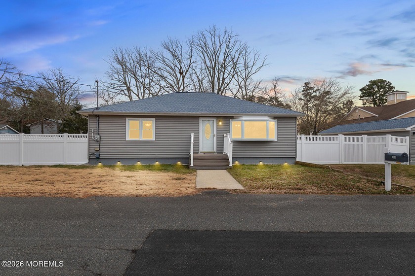 Come check out this move-in ready home down at the Jersey Shore - Beach Home for sale in Forked River, New Jersey on Beachhouse.com