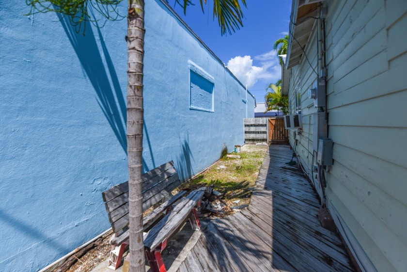 Attention investors! This is an exceptional opportunity to solve - Beach Commercial for sale in Key West, Florida on Beachhouse.com