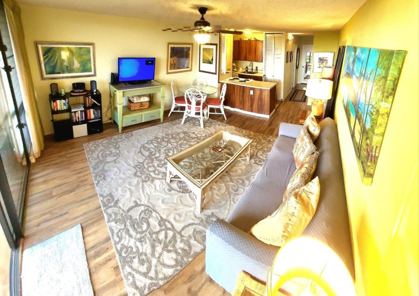 Resort lifestyle that feels like home. Ocean and Mountain views - Beach Condo for sale in Kihei, Hawaii on Beachhouse.com