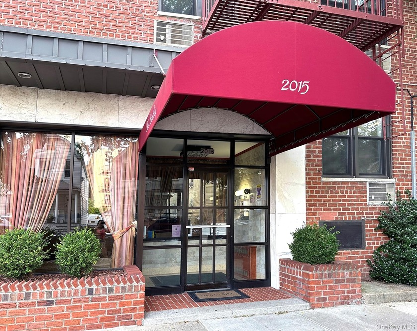 The Bentley is cooperative in the Pelham Bay area of the Bronx; - Beach Lot for sale in Bronx, New York on Beachhouse.com