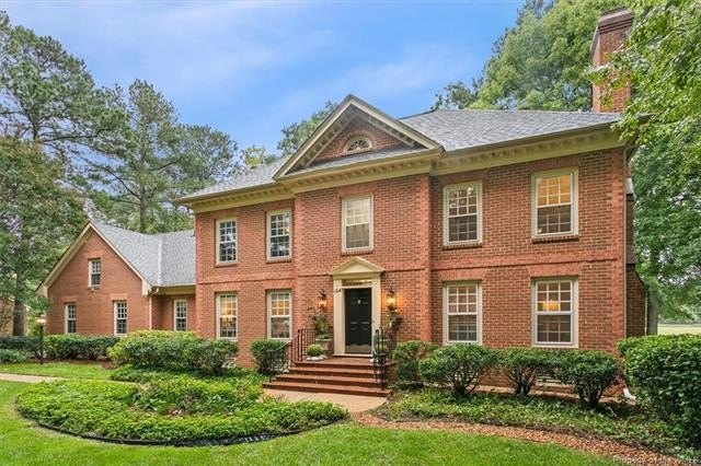 Discover a Rare Gem in Ford's Colony! Full of character and - Beach Home for sale in Williamsburg, Virginia on Beachhouse.com