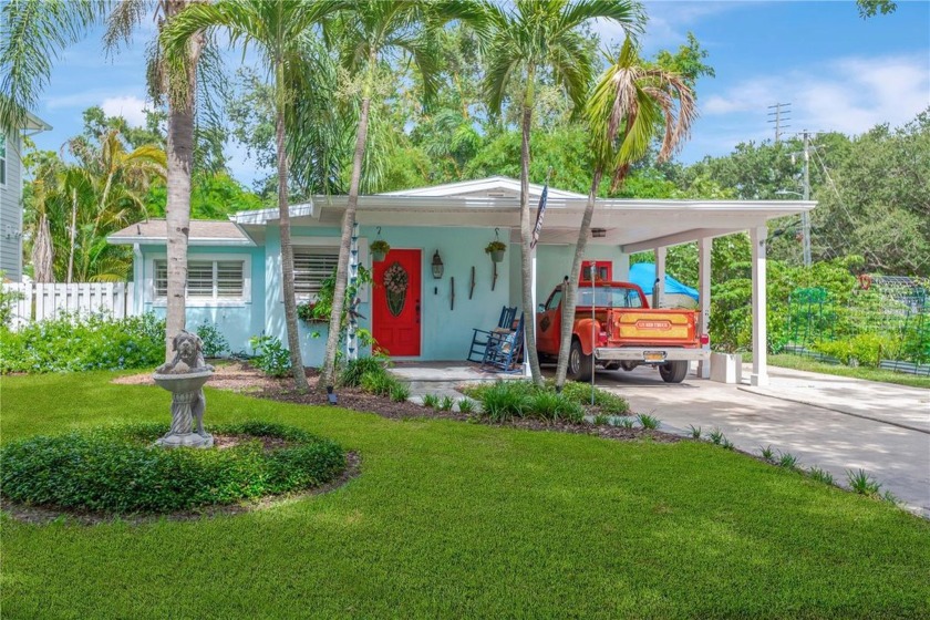 Escape to your secluded South Tampa sanctuary, where mornings - Beach Home for sale in Tampa, Florida on Beachhouse.com