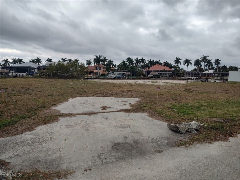 Rare opportunity to own vacant residential waterfront land with - Beach Lot for sale in Cape Coral, Florida on Beachhouse.com