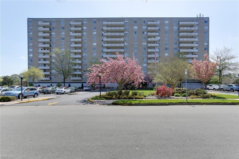 Take a look at this beautiful 2-bedroom, 2-bathroom Fourth Floor - Beach Condo for sale in Norfolk, Virginia on Beachhouse.com