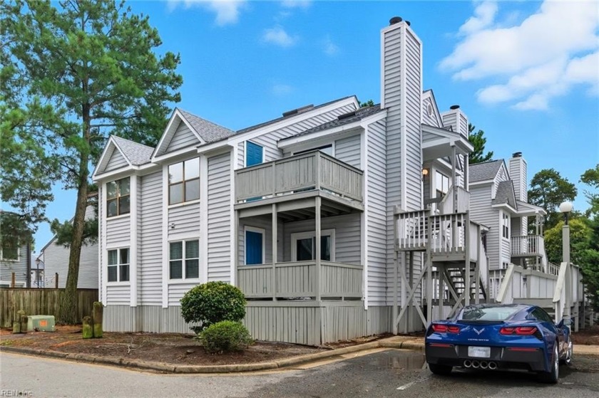 Coastal living off of 24th street! This home has an airy open - Beach Condo for sale in Virginia Beach, Virginia on Beachhouse.com