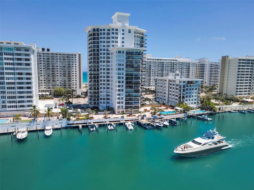 Opportunity to own a beautifully renovated 3BD/2.5BA residence - Beach Condo for sale in Miami Beach, Florida on Beachhouse.com