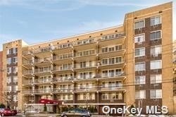 Beautifully renovated and updated large 1 Bedroom Condo on the - Beach Condo for sale in Long Beach, New York on Beachhouse.com