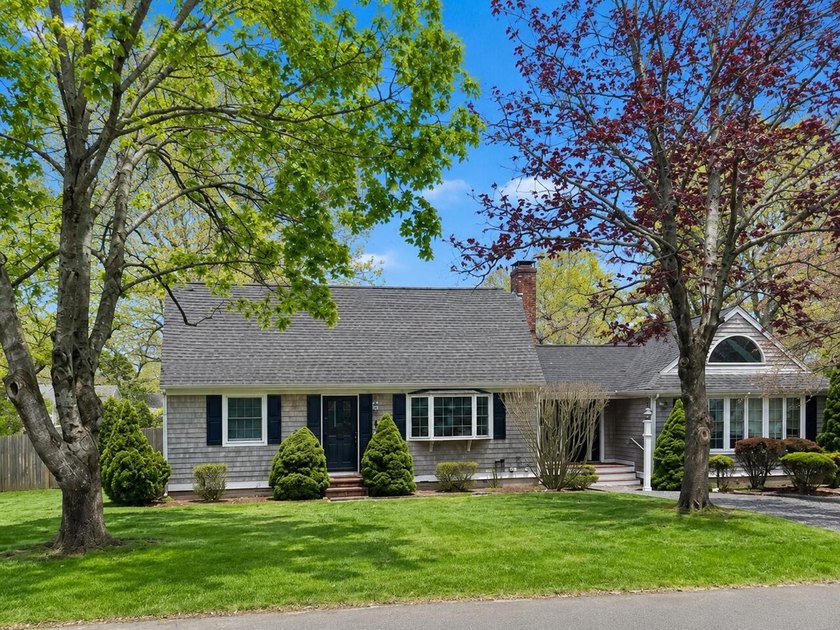 Enjoy the best of Falmouth summer living in Great Harbors. This - Beach Home for sale in Teaticket, Massachusetts on Beachhouse.com