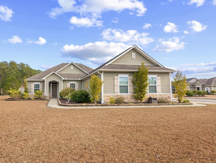 Must see - rare find - SIDELOAD 3 car garage with a 5' extension - Beach Home for sale in Longs, South Carolina on Beachhouse.com
