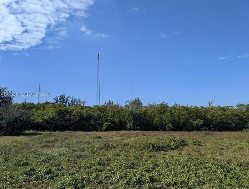 Prime location near Gandy Blvd corridor offering convenient - Beach Commercial for sale in St. Petersburg, Florida on Beachhouse.com
