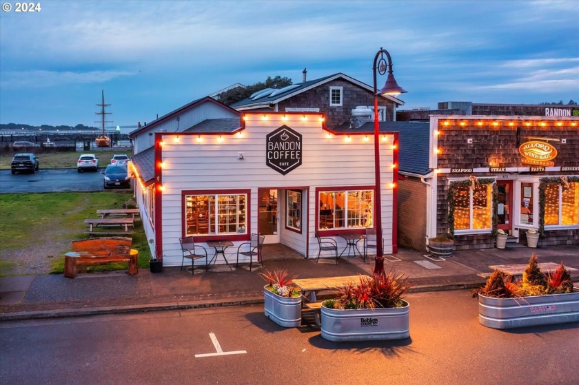 Opportunity in Iconic Old Town Bandon! Here's your chance to own - Beach Commercial for sale in Bandon, Oregon on Beachhouse.com