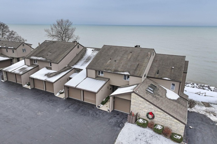 Here is your chance to own this amazing condo with expansive - Beach Condo for sale in Racine, Wisconsin on Beachhouse.com