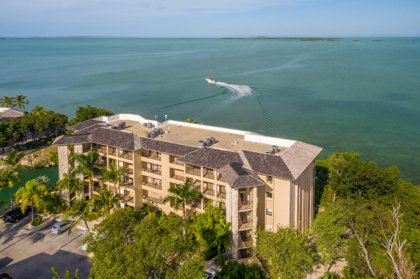 Beautiful and completely refurbished    corner unit on the 4th - Beach Home for sale in Key Largo, Florida on Beachhouse.com