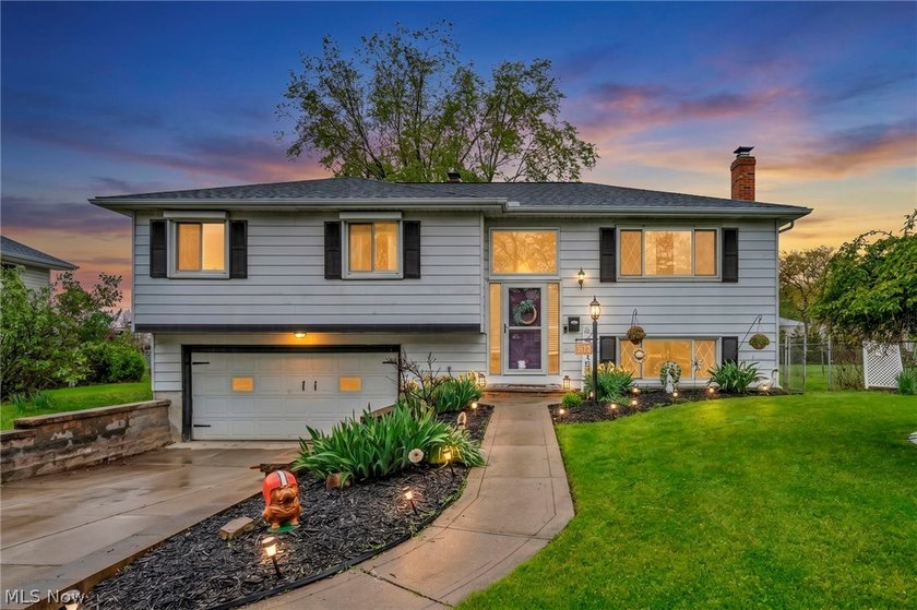 Welcome 3-bedroom, 2-bath split-level in the desirable Surfside - Beach Home for sale in Eastlake, Ohio on Beachhouse.com