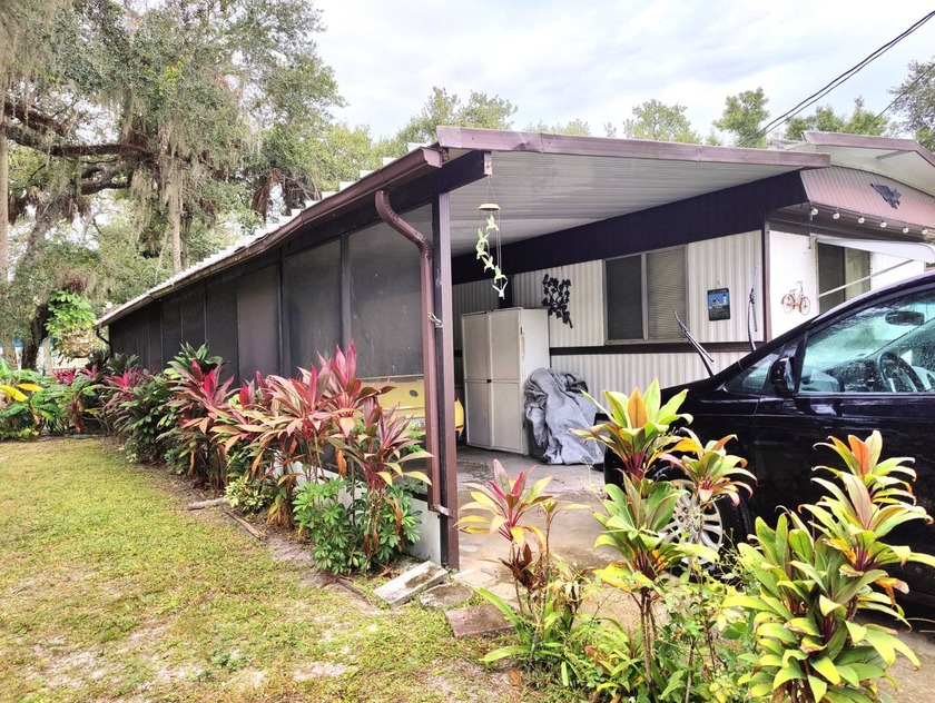 Really nice 2 bedroom and 2 full bath home in quiet, 55+ - Beach Home for sale in North Fort Myers, Florida on Beachhouse.com