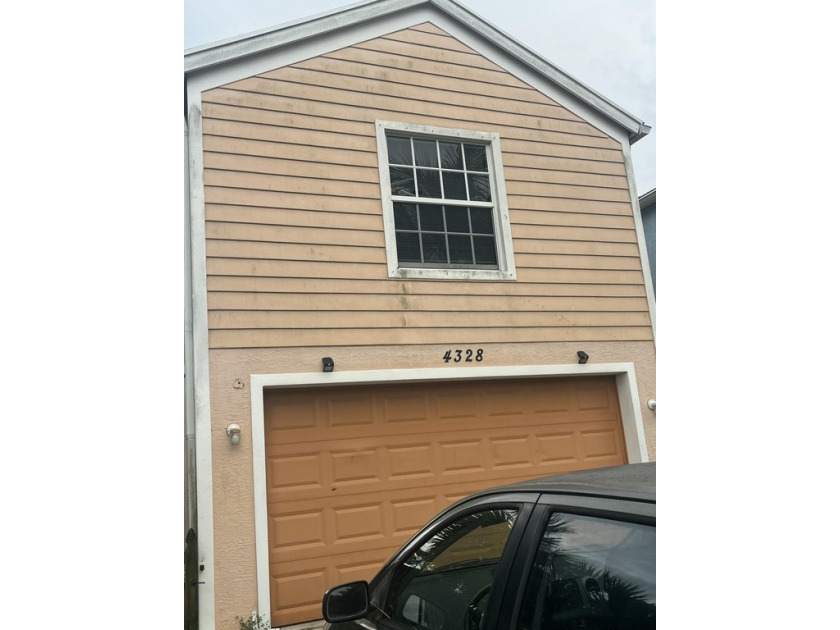 CONCRETE-BLOCK HOUSE FOR SALE IN LAKE WORTH BEACH, NO HOA!  This - Beach Home for sale in Lake Worth, Florida on Beachhouse.com