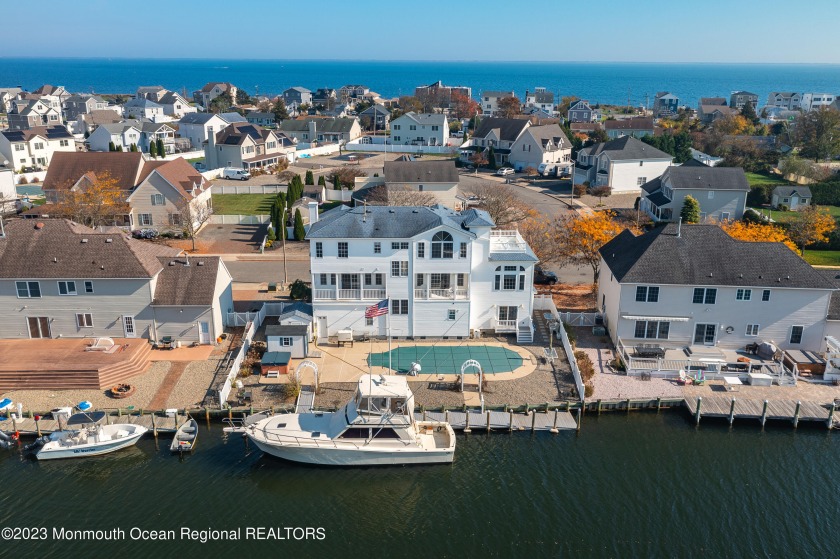 Just what you've been waiting for! Spacious 3 Story waterfront - Beach Home for sale in Forked River, New Jersey on Beachhouse.com