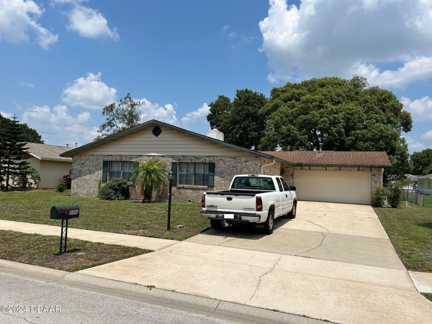 Charming 3 Bedroom, 2 Bathroom Home in Daytona Beach! This home - Beach Home for sale in Daytona Beach, Florida on Beachhouse.com