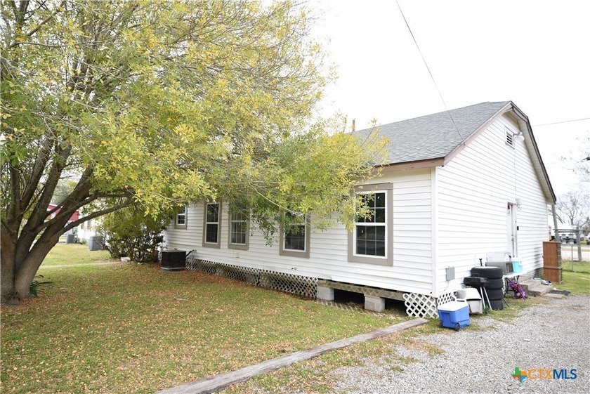 Located just minutes from the bayfront in Port Lavaca, this - Beach Home for sale in Port Lavaca, Texas on Beachhouse.com