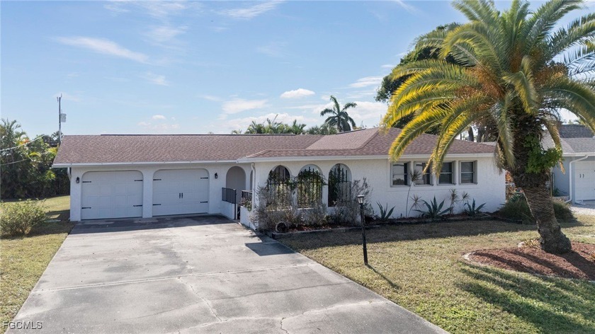 Located just minutes from the shopping, dining, and - Beach Home for sale in Cape Coral, Florida on Beachhouse.com