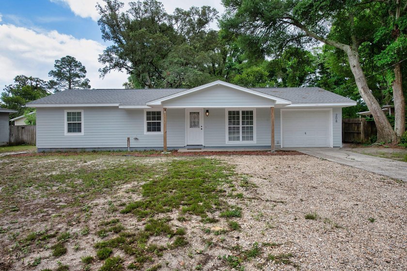 This beautifully updated 3-bedroom, 2.5-bath home in the heart - Beach Home for sale in Fort Walton Beach, Florida on Beachhouse.com