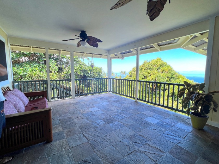 This property offers privacy amongst the treetops overlooking - Beach Home for sale in Captain Cook, Hawaii on Beachhouse.com