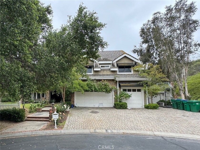 Discover the essence of luxury living with this stunning estate - Beach Home for sale in Coto de Caza, California on Beachhouse.com