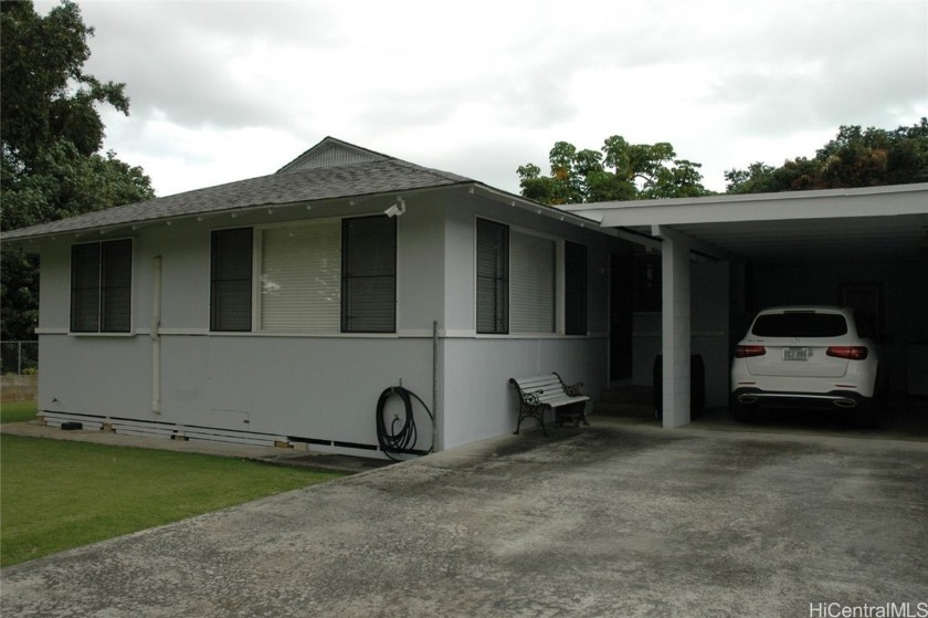 Enjoy the beautiful views of the Ko'olau Mountain range while - Beach Home for sale in Kaneohe, Hawaii on Beachhouse.com