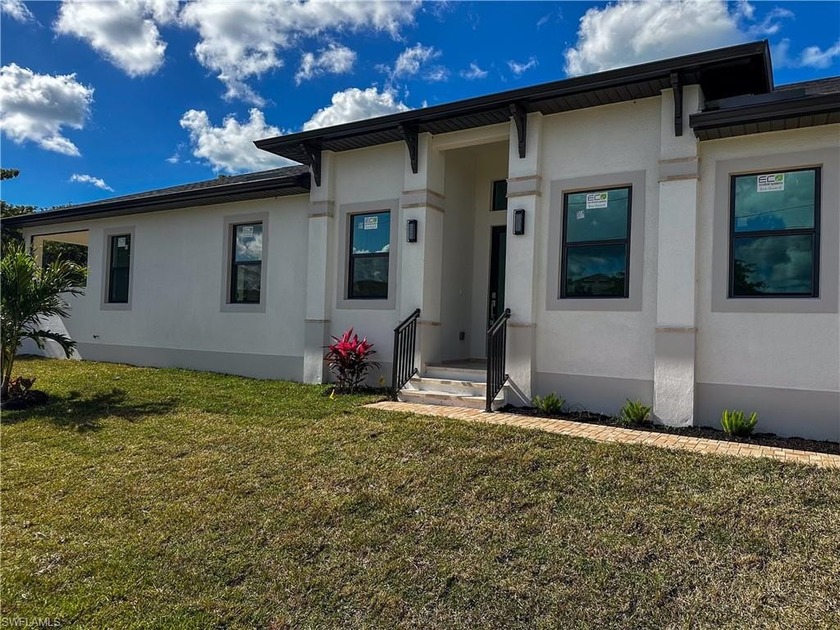 Location, location, location, quiet street, NO HOA, natural - Beach Home for sale in Naples, Florida on Beachhouse.com